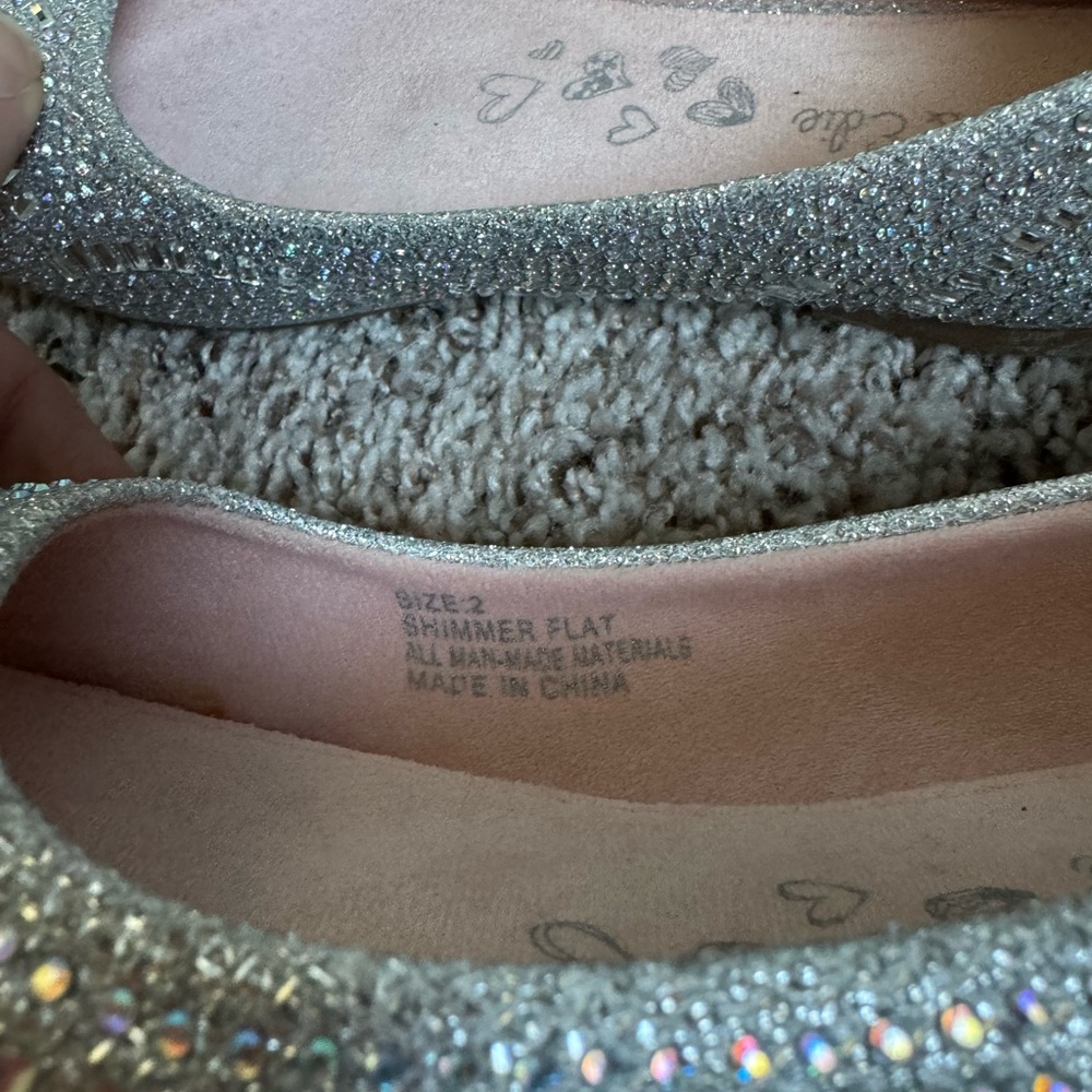 Olive & Edie Shimmer Flats Size 2 - Picture 2 of 6